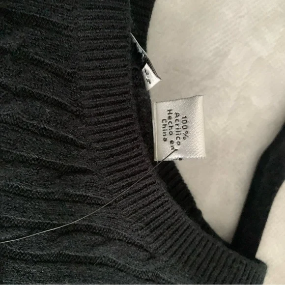 NWT- Womens Black Cable Knit Sweater- size  XL - Picture 6 of 7